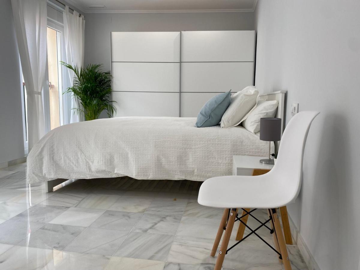Cartujano City Center Apartment เฮเรซ เด ลาฟรอนเตรา ภายนอก รูปภาพ