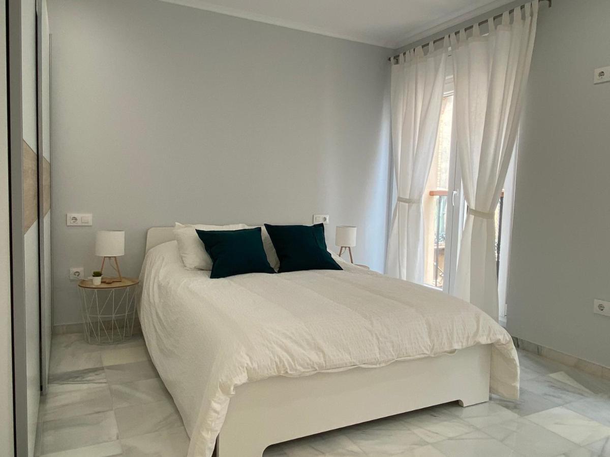 Cartujano City Center Apartment เฮเรซ เด ลาฟรอนเตรา ภายนอก รูปภาพ