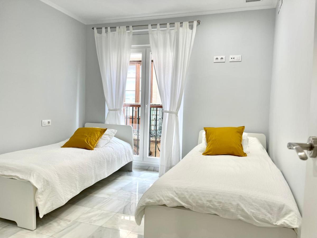 Cartujano City Center Apartment เฮเรซ เด ลาฟรอนเตรา ภายนอก รูปภาพ